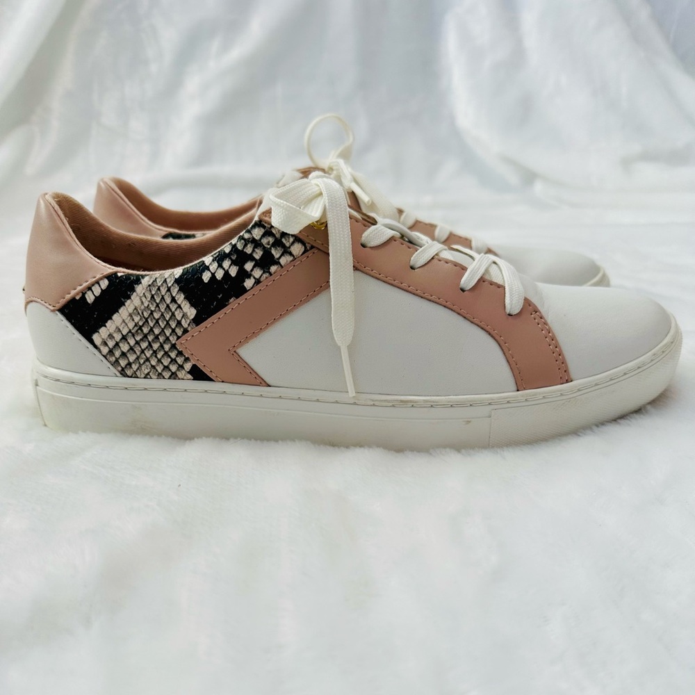 Kate Spade New York Dash Snakeskin Low Top Sneaker Lace-Up White Pink